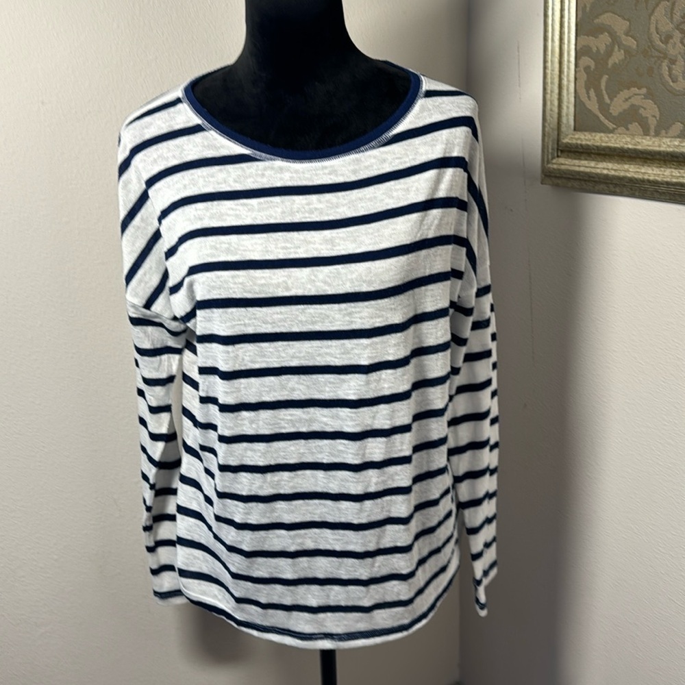 KIARA striped blue white lightweight knit top pullover long‎ sleeves spring